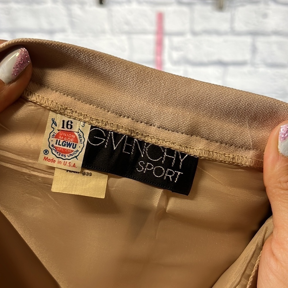 Vintage Givenchy Sport Skirt | color tan | size 16 - Picture 9 of 14